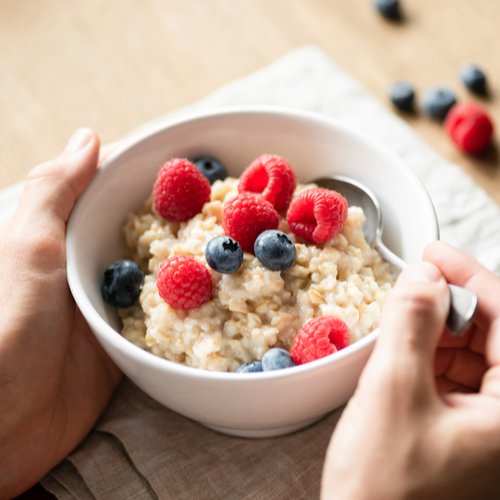 The One Thing You’re Doing To Your Oatmeal That’s Making It *Super* Unhealthy