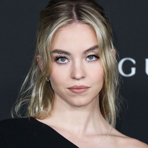 Sydney Sweeney Channels Old Hollywood Glam In A Plunging Black Halter ...