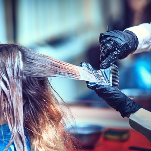 3 Hair Coloring Mistakes That Could Lead To Thinning, According To Health Experts