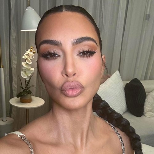 Kim Kardashian’s Latest Instagram Selfie Is Causing Confusion Among Her ...