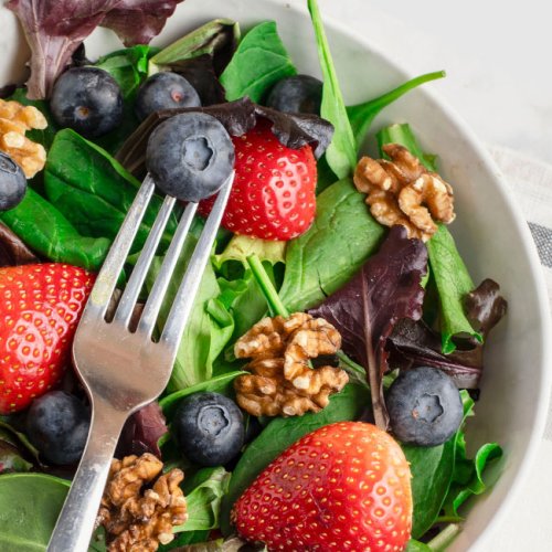 Doctors Recommend Adding These 6 Foods To Your Diet Every Day To Ward Off Parkinson's, Alzheimer’s And Cognitive Decline: Salmon & More