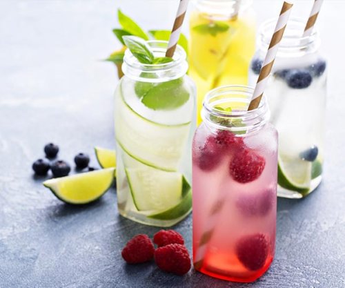 4 Anti-Inflammatory Drinks That Will Help You Lose Weight Fast, According To Nutritionists