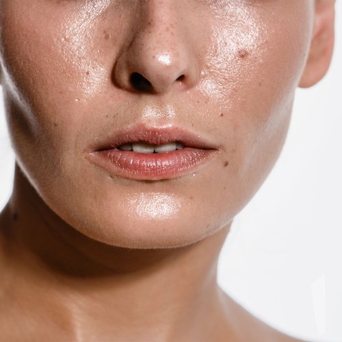 3 Ingredients Dermatologists Swear By To Hydrate And Firm Sagging Skin