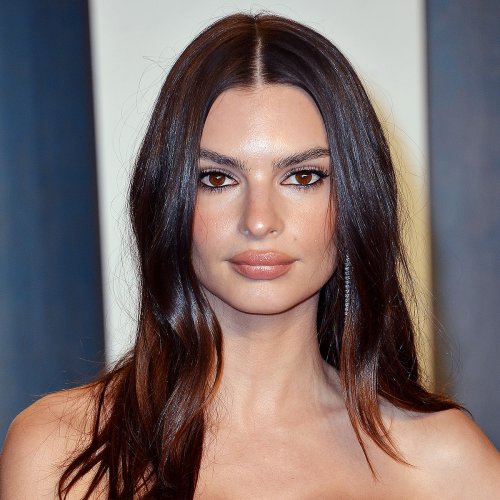 Emily Ratajkowski Shows Off Her Insane Body In The Most Revealing