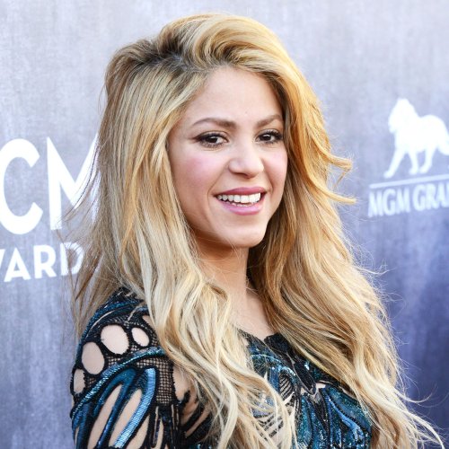 Shakira Takes Our Breath Away In A Lilac Fringe Swimsuit On A Boat Ride ...