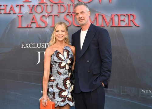 Sarah Michelle Gellar Shared Ulta-Rare Photos of Her Teens’ Faces & They Look Just Like Dad Freddie Prinze Jr.