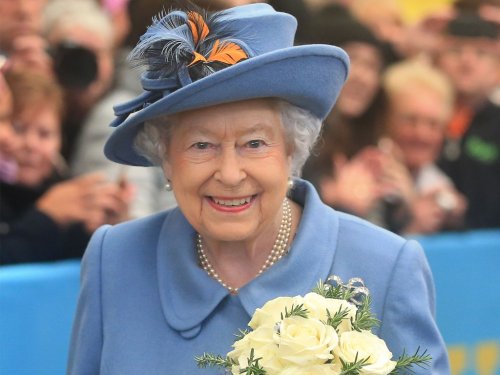 queen elizabeth wedding outfits