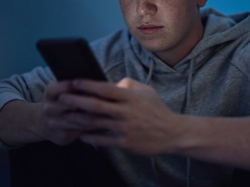 Young Men Are Doing Something Really Weird to Appear More Masculine & Experts Say There’s a Bigger Issue at Hand