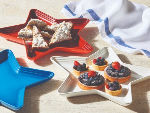 Here’s How to Score a Free Le Creuset 4th of July Serving Platter During Their Big Summer Cookware Sale