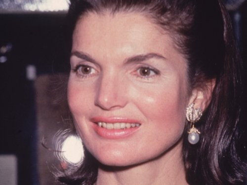 Mature Shoppers Say Their Skin Looks ‘Noticeably Healthier’ After Using Jackie Kennedy’s Favorite Foundation