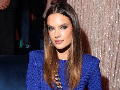 Alessandra Ambrosio Looks Like a Confident & Glittery Goddess While Rocking This Daring Flapper Dress