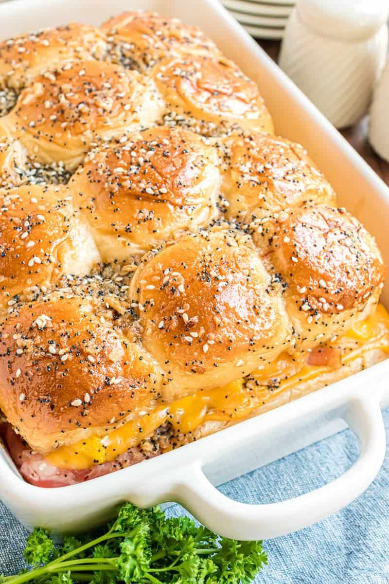 Hawaiian Roll Breakfast Sliders Recipe (Quick & Easy)