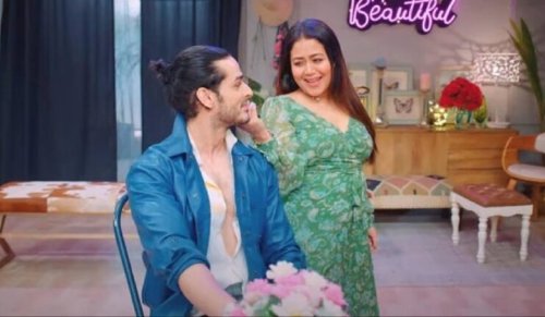 Love Or Hate Her Songs, But Fat-Shaming Neha Kakkar Is Just Not Cool