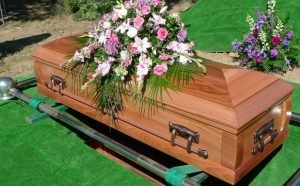 Bolivia Man Goes on Night Out, Drinks So Much he ends Up Waking in Buried Coffin