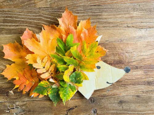 Einfache Bastelideen für kleine Kinder im Herbst mit Laub