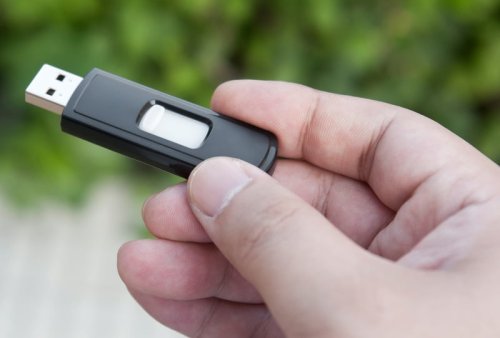 New Jersey Man Charged for Assault with USB Flash Drive