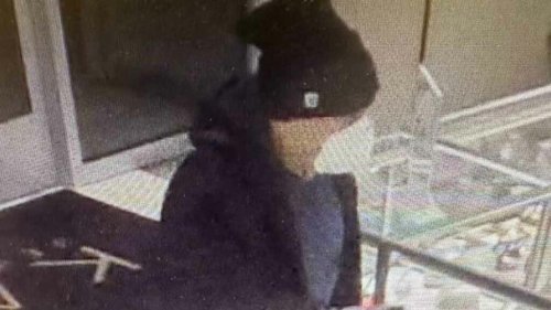 suspect-with-russian-accent-robbed-holmdel-kay-jewelers-store-at