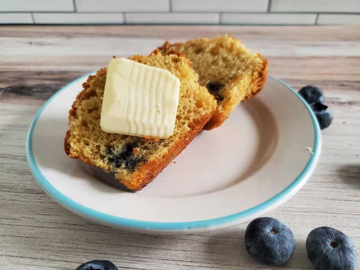 Delicious Blueberry Sour Cream Muffins