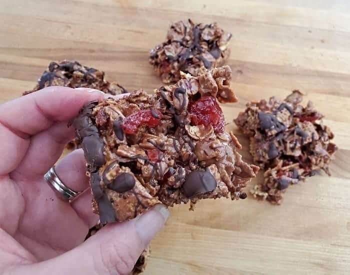 Double Chocolate Cherry Cereal Bars: No Bake Dessert Recipe