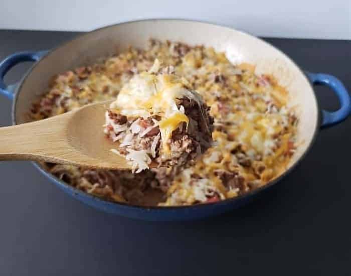 Cheesy Beef and Rice Casserole: A Perfect Weeknight Dinner
