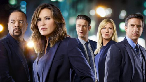 Nearly 5 Million Fans Watched Kelli Giddish's "SVU" Exit While Show's EP is Accused of Bullying and "Toxic Behavior"