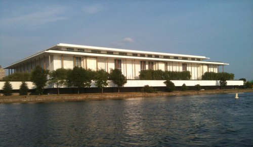 UPDATE !!! LIVE From the Kennedy Center: Celebs Skip Red Carpet on Conan O'Brien Award Night: Letterman Invokes 'the Resistance', "Many Trump Jokes" - Showbiz411