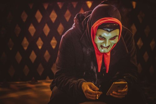 Romance Scammers Are Targeting People Over 40 With This Method | Flipboard