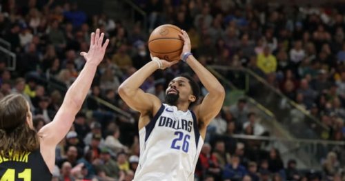 Dinwiddie Stays Hot, But Shorthanded Mavs Fall to Jazz