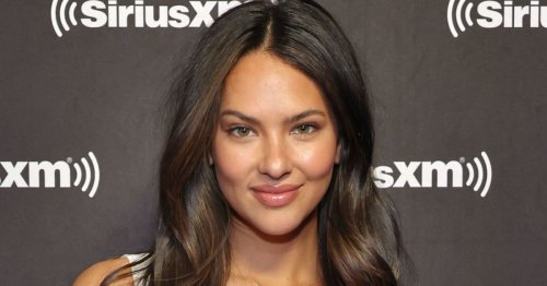 2023 SI Swimsuit Model Christen Harper Rocks Adorable Floral Print ...