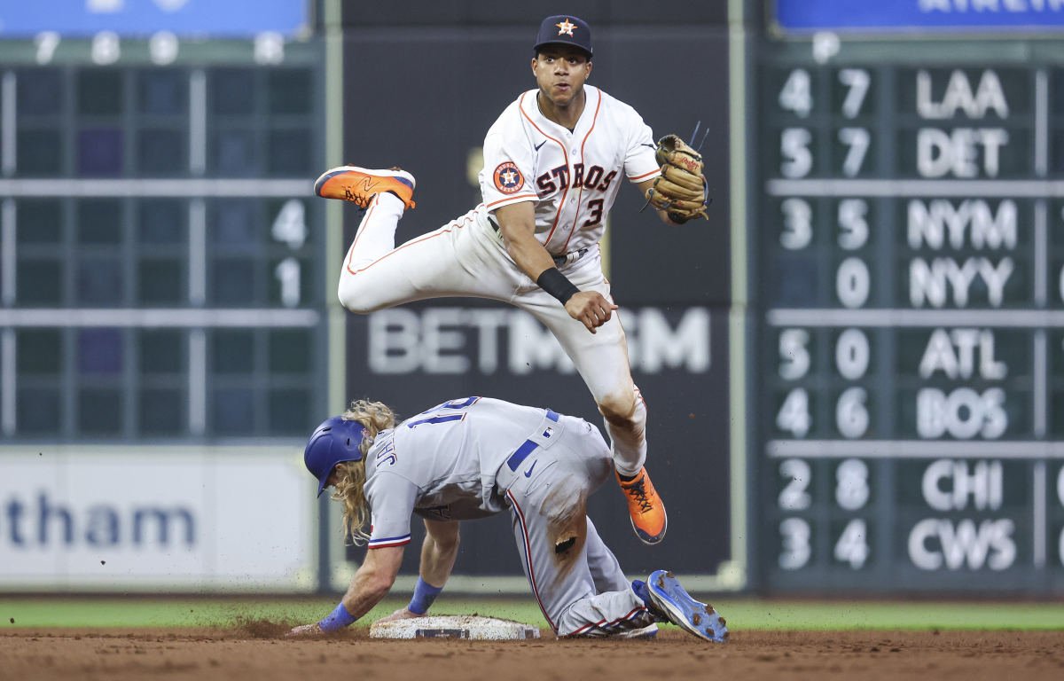 MLB insider predicts Verlander gets traded to Astros' rival