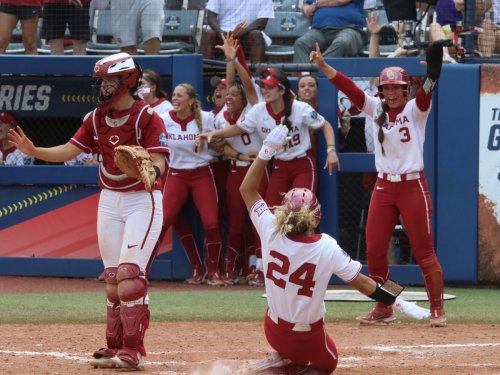 OU Softball: Tiare Jennings' Clutch Double Lifts Oklahoma Past Stanford in WCWS Semifinals