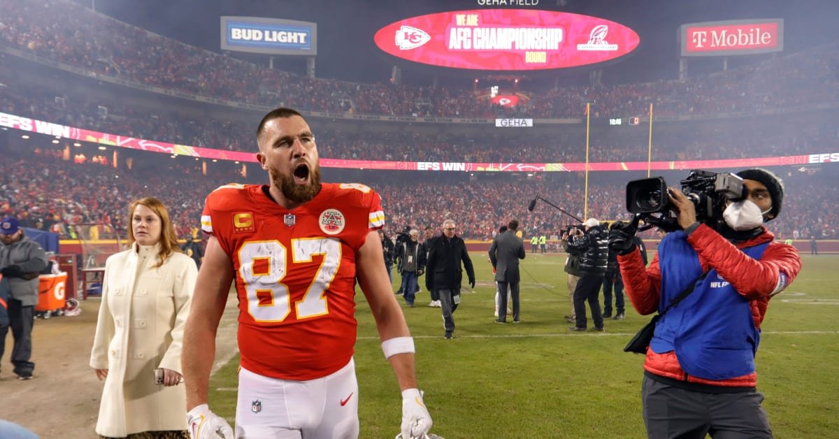 Watch: Chiefs Advance on Walk-Off Touchdown by Travis Kelce
