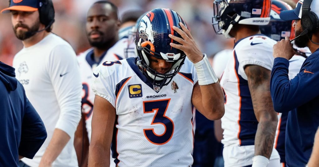 Magazine - MILE HIGH HUDDLE
