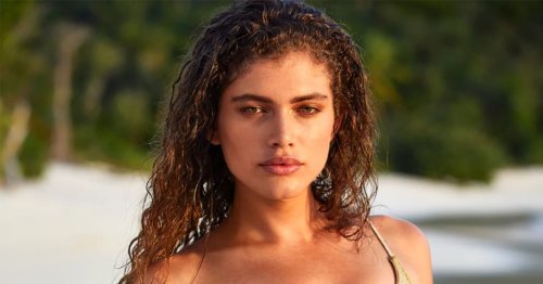 7 Photos From Valentina Sampaio’s Historical 2020 SI Swimsuit Photo ...