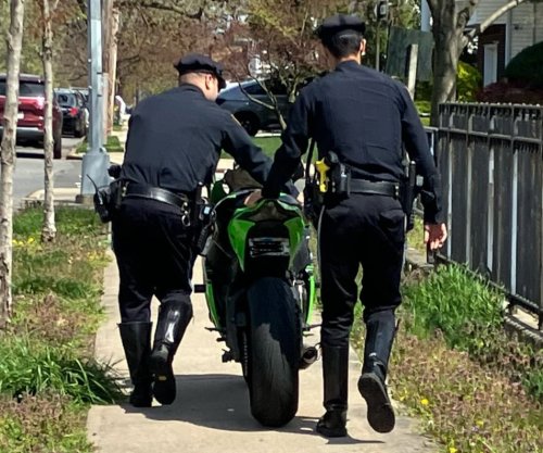 NYPD touts seizure of illegal dirt bike, motorcycle on Staten Island