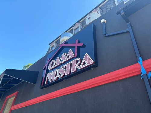 Iconic Staten Island building has housed 6 restaurants since 1968. Now it’s getting a new Italian spot