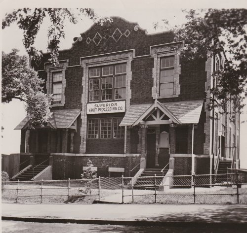 100 years, 4 locations, and tons of chocolate: A sweet S.I. legacy | Then and Now