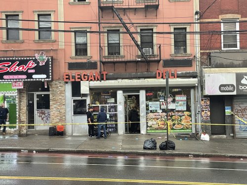 Victim of shooting outside deli on Staten Island left with ‘minimal brain activity,’ prosecutors say. Suspect, 18, arraigned.