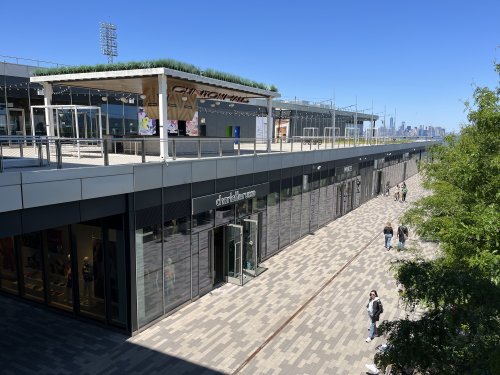 NYC Empire Outlets As Foreclosure Process Continues Many Storefronts 