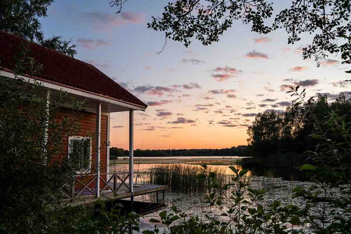 Einsames Ferienhaus am See – Tipps für die Ferienhaussuche in Schweden