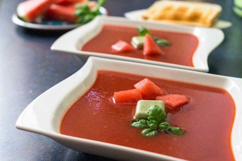 Kalte Melonen-Tomaten-Suppe – die perfekte Sommersuppe