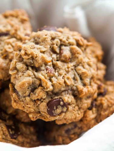 These Oatmeal Chocolate Chip Cookies Achieve Cookie Greatness With Brown Butter