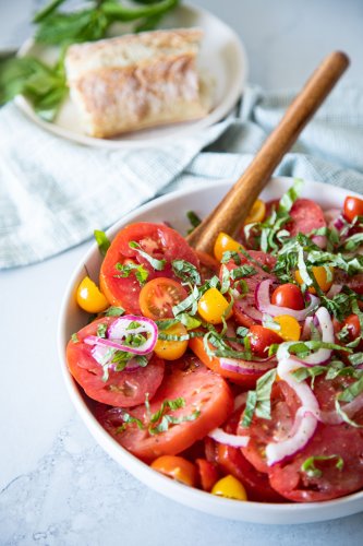 A Super Simple Tomato Salad That Screams Summer is Here