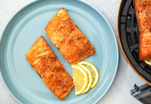 The Easiest Salmon is Cooked in an Air Fryer