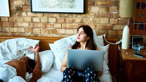 Que faire si votre conjoint·e a un rythme de sommeil totalement différent du vôtre?