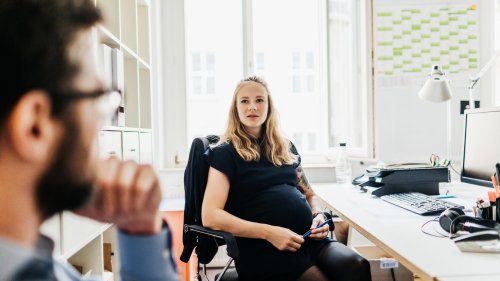 Pour la majorité des femmes cadres, le congé maternité ralentit l’évolution de carrière