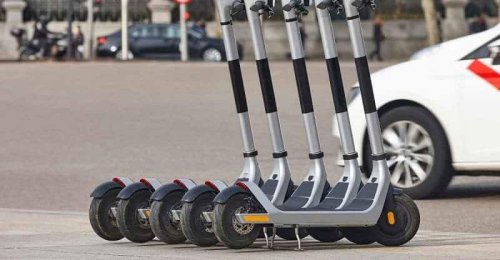 Speed, Style, and Sustainability: Kick Scooter vs. Electric Scooter Face-Off