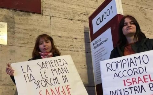 Roma, 2 studentesse incatenate a La Sapienza contro accordi Israele