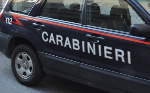 Modena, candidato sindaco aggredito mentre tenta di salvare una donna