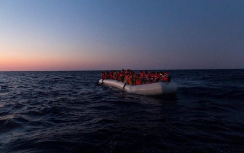 Migranti, nuovi sbarchi a Lampedusa: 1.600 persone nell’hotspot